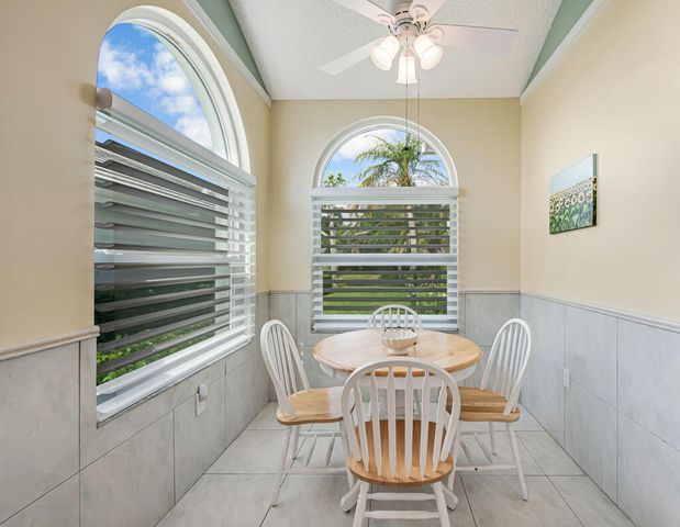 2390 Saratoga Bay Drive, West Palm Beach, FL 33409