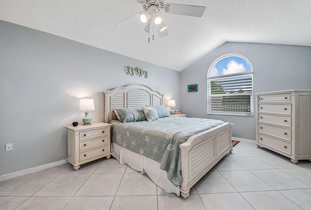 2390 Saratoga Bay Drive, West Palm Beach, FL 33409