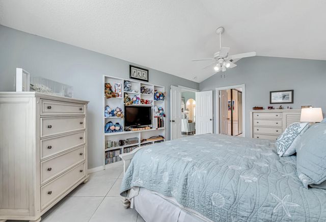 2390 Saratoga Bay Drive, West Palm Beach, FL 33409