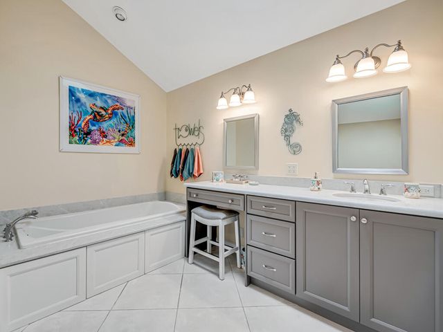 2390 Saratoga Bay Drive, West Palm Beach, FL 33409