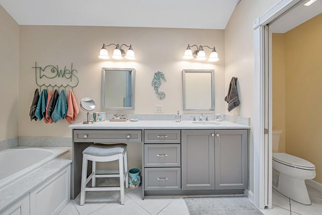 2390 Saratoga Bay Drive, West Palm Beach, FL 33409