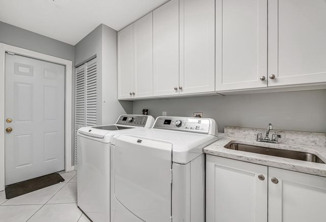 2390 Saratoga Bay Drive, West Palm Beach, FL 33409