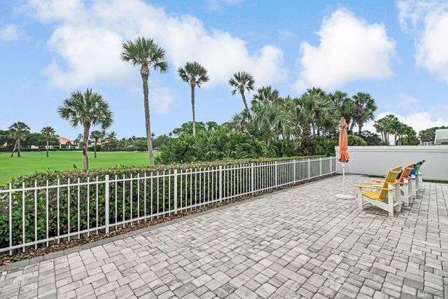 2390 Saratoga Bay Drive, West Palm Beach, FL 33409