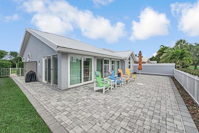 2390 Saratoga Bay Drive, West Palm Beach, FL 33409