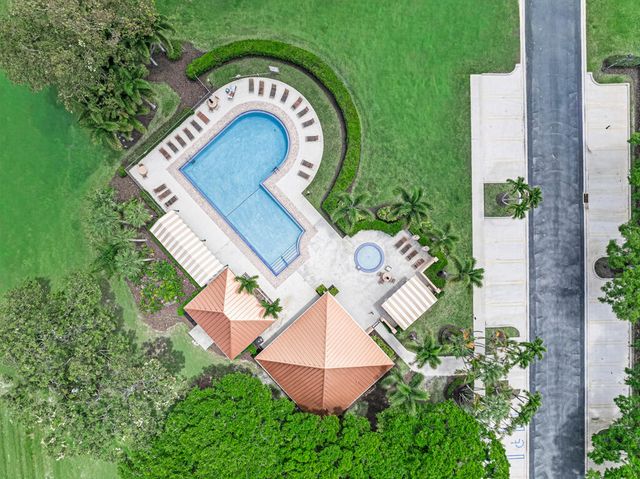 2390 Saratoga Bay Drive, West Palm Beach, FL 33409