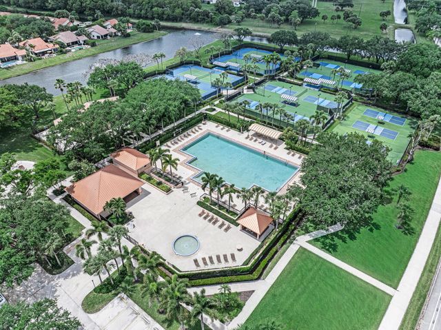 2390 Saratoga Bay Drive, West Palm Beach, FL 33409