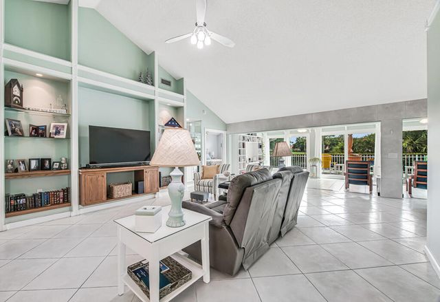 2390 Saratoga Bay Drive, West Palm Beach, FL 33409