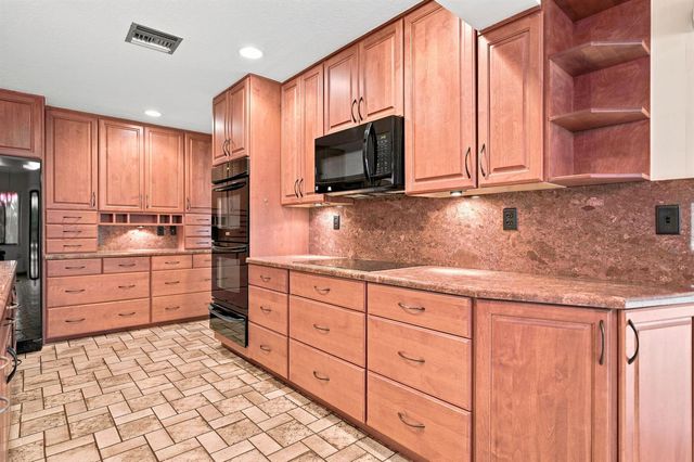 1120 NW 77TH Avenue, Plantation, FL 33322