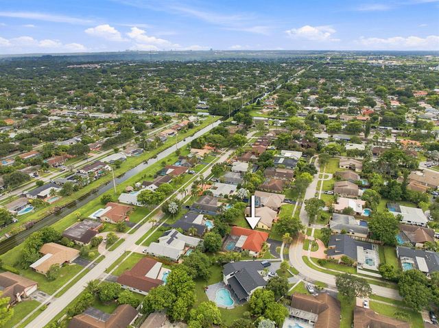 1120 NW 77TH Avenue, Plantation, FL 33322