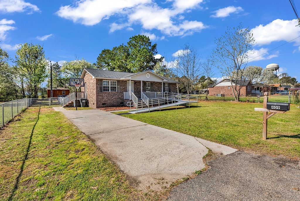 409 Reaves St., Marion, SC 29571