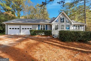 3755 Creekwood Drive, Loganville, GA 30052