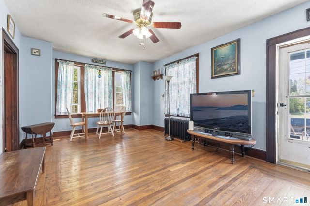 30 Maennerchor Avenue, Norwich, CT 06380