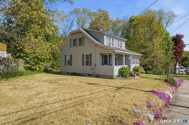 30 Maennerchor Avenue, Norwich, CT 06380