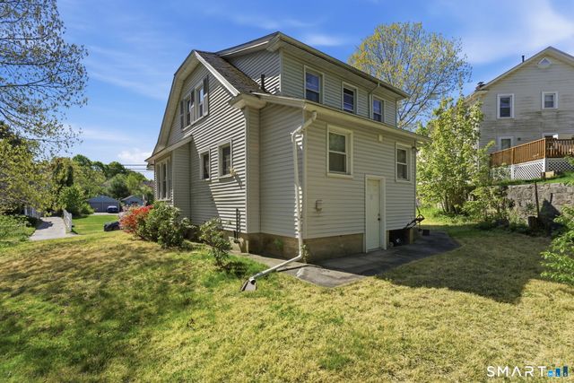 30 Maennerchor Avenue, Norwich, CT 06380
