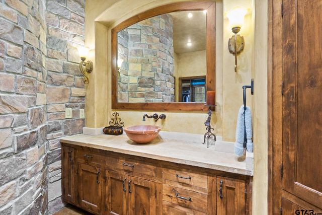 660 CR 1334, Pittsburg, TX 75686