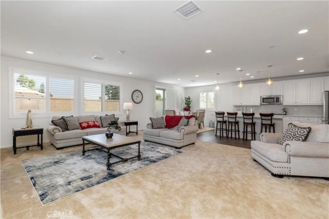 9461 Venetian Way, Jurupa Valley, CA 92509