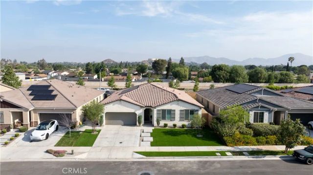 9461 Venetian Way, Jurupa Valley, CA 92509