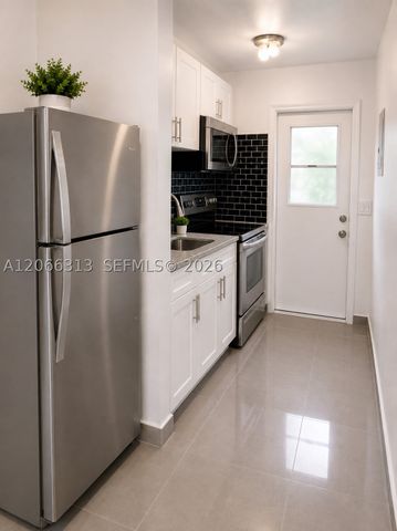 309 Phippen Waiters Rd 2, Dania Beach, FL 33004