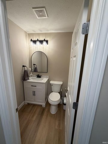 10062 Heather Brooke Drive, Osceola, IN 46561