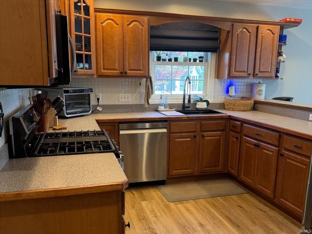 10062 Heather Brooke Drive, Osceola, IN 46561