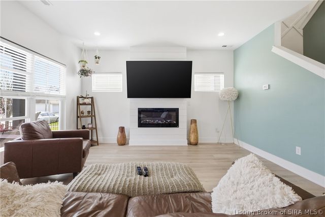 621 Thomas Street, New Albany, IN 47150