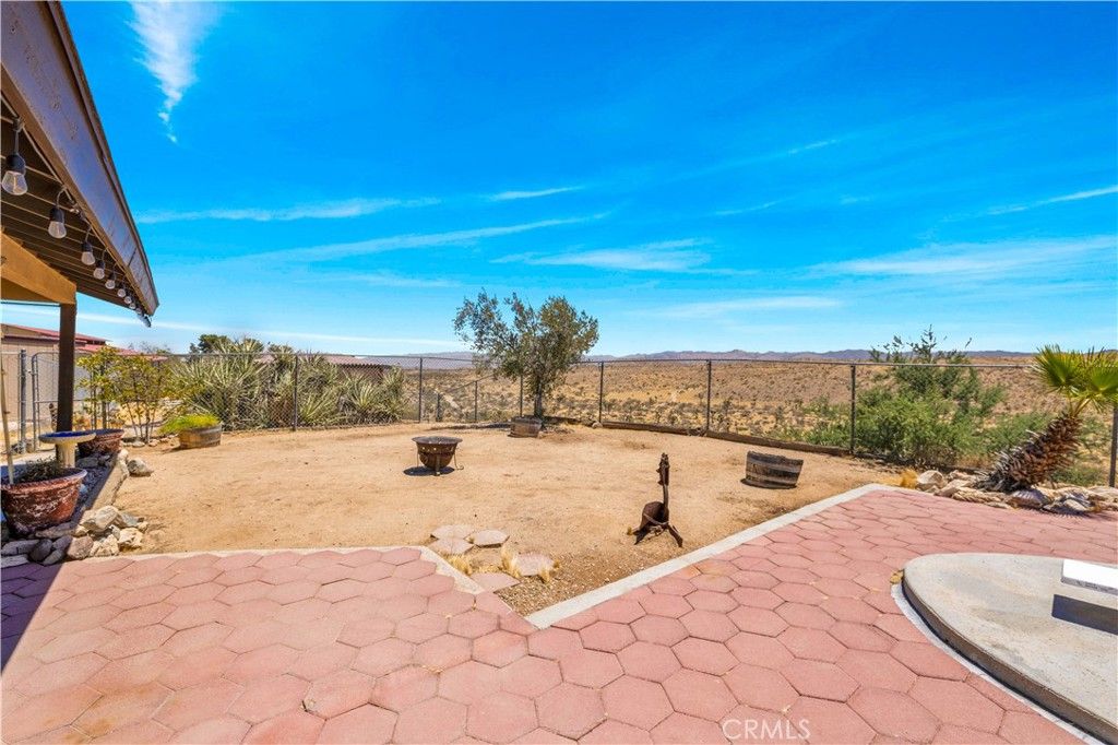 Image 37 of property listing at 57050 Mesa Drive, Yucca Valley, CA 92284