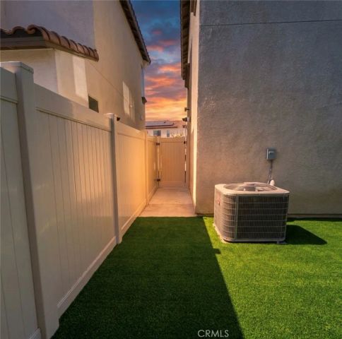 1465 E Laurelwood, San Bernardino, CA 92408