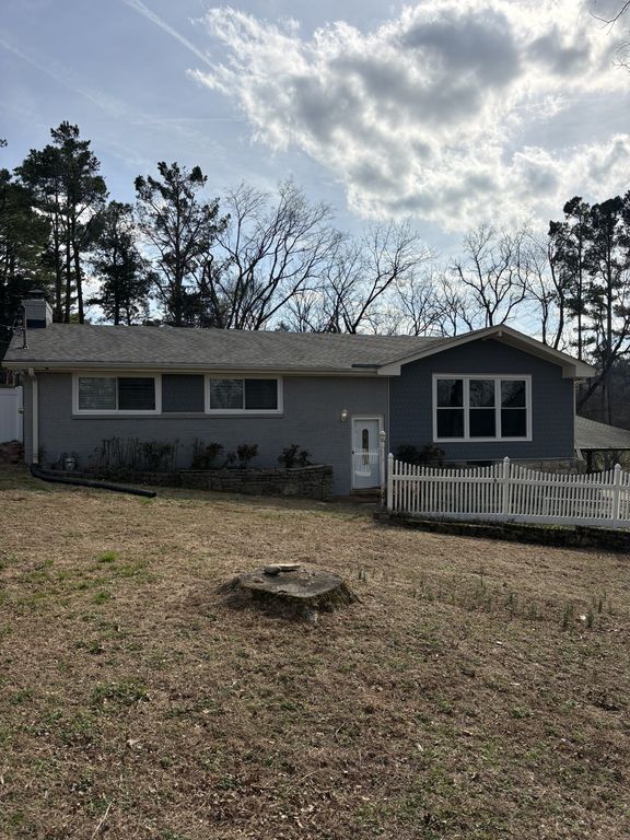 304 Hickory Dr, Old Hickory, TN 37138
