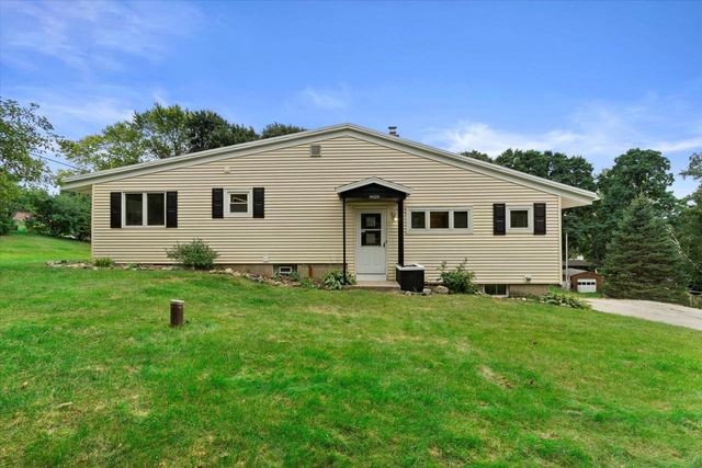 14225 Forest View LANE, Brookfield, WI 53005