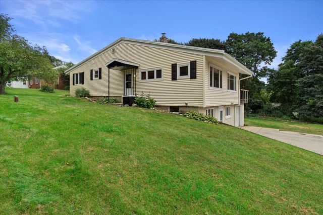 14225 Forest View LANE, Brookfield, WI 53005