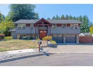 423 Ne HACIENDA Pl, Gresham, OR 97030