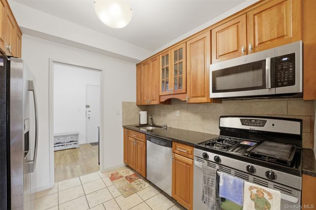 953 W Boston Post Road 3A, Mamaroneck, NY 10543