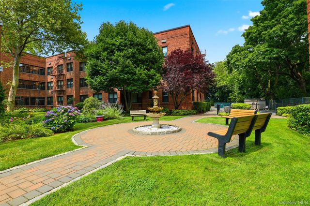 953 W Boston Post Road 3A, Mamaroneck, NY 10543