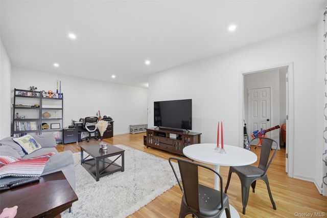 953 W Boston Post Road 3A, Mamaroneck, NY 10543