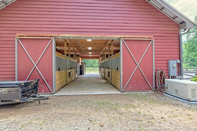 3622 Sandy Ford Road, Clayton, GA 30525