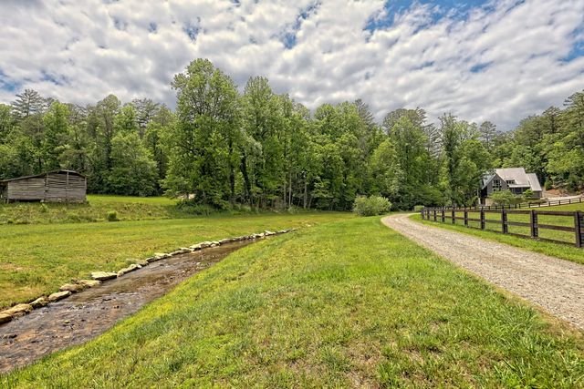 3622 Sandy Ford Road, Clayton, GA 30525