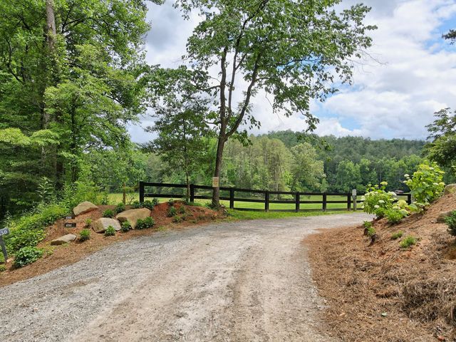 3622 Sandy Ford Road, Clayton, GA 30525