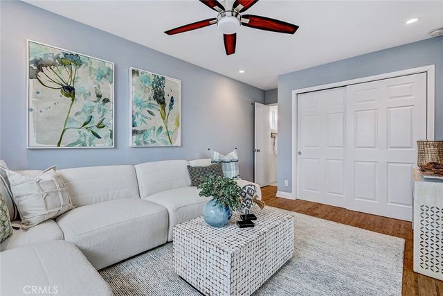 320 31st Street, Manhattan Beach, CA 90266