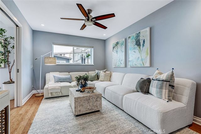 320 31st Street, Manhattan Beach, CA 90266