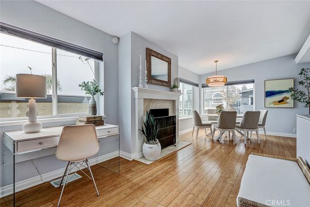320 31st Street, Manhattan Beach, CA 90266