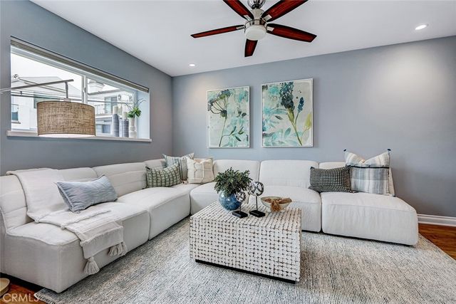 320 31st Street, Manhattan Beach, CA 90266