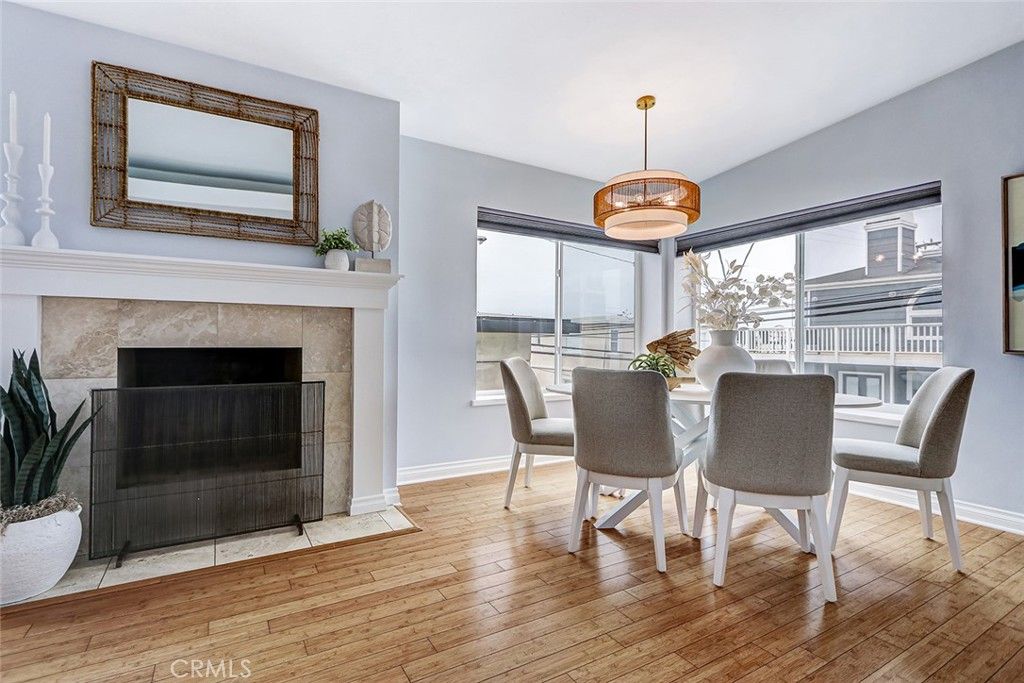 320 31st Street, Manhattan Beach, CA 90266