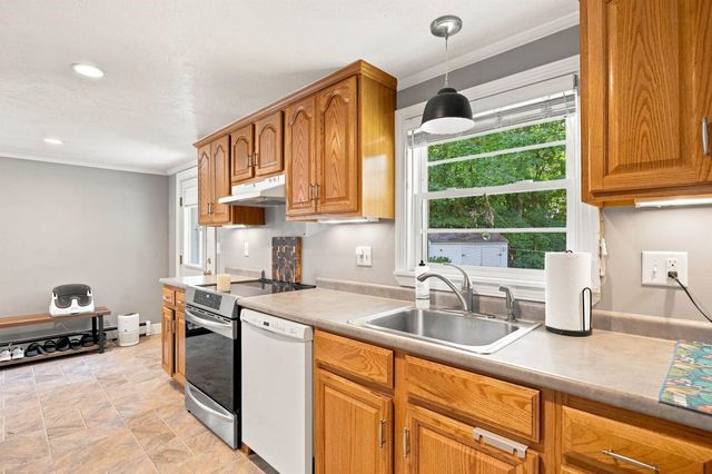 222 Airport Road, Concord, NH 03301