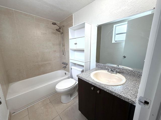 2121 Davie Boulevard 140, Fort Lauderdale, FL 33312