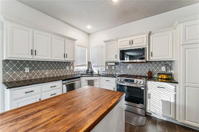 32349 W 165th Terrace, Gardner, KS 66030