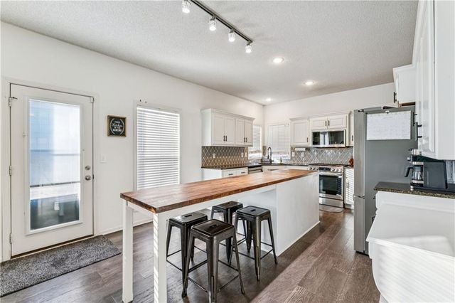 32349 W 165th Terrace, Gardner, KS 66030