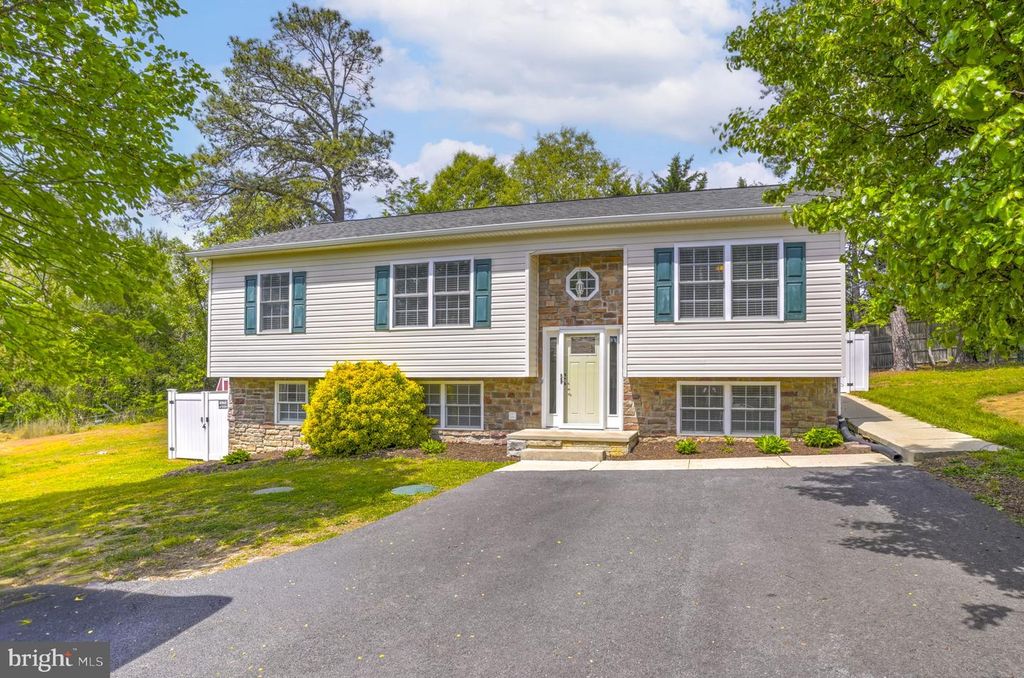 Image 1 of property listing at 23260 HILLTOP DR, Bushwood, MD 20618