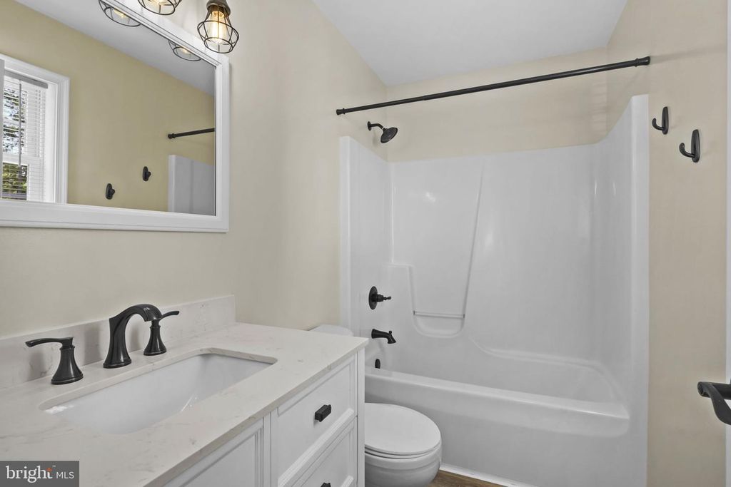 Image 19 of property listing at 23260 HILLTOP DR, Bushwood, MD 20618