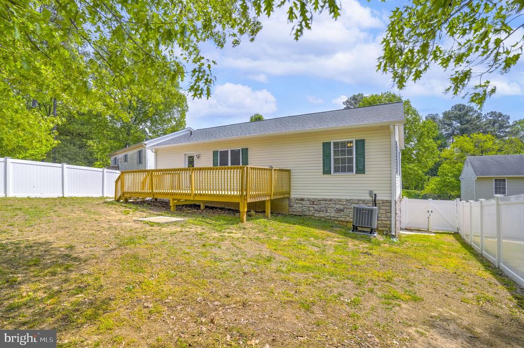 Image 36 of property listing at 23260 HILLTOP DR, Bushwood, MD 20618