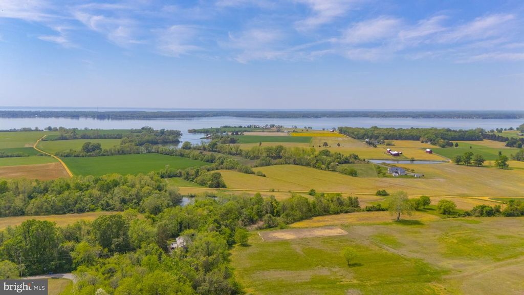 Image 4 of property listing at 23260 HILLTOP DR, Bushwood, MD 20618